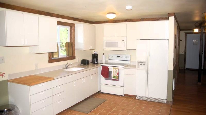 Thousand Trails Chehalis - Cabin Kitchen