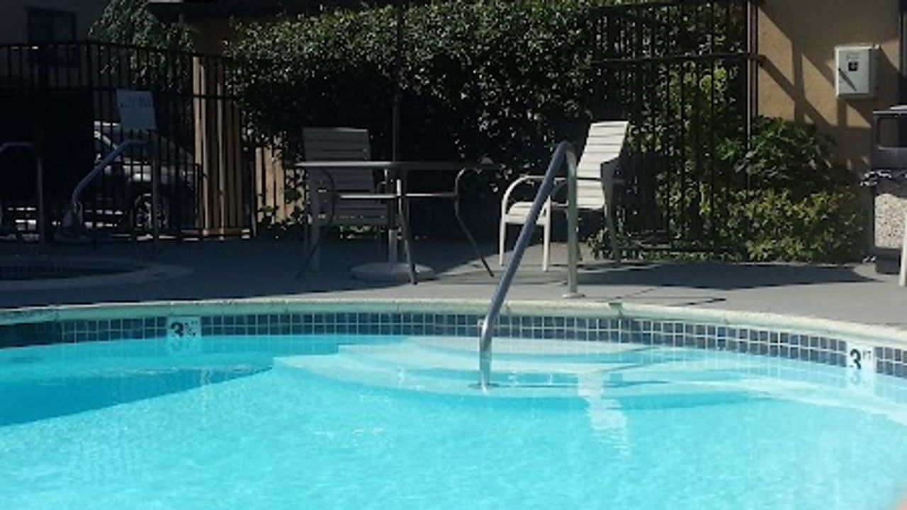 Photo of Ramada by Wyndham Mountain View