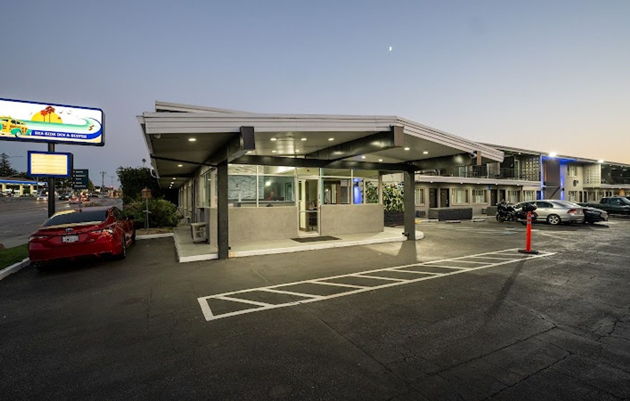 Seaside Inn & Suites