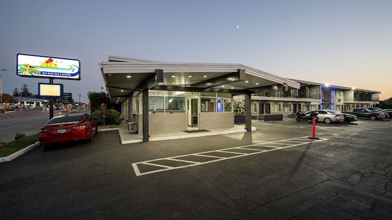 Photo of Seaside Inn & Suites