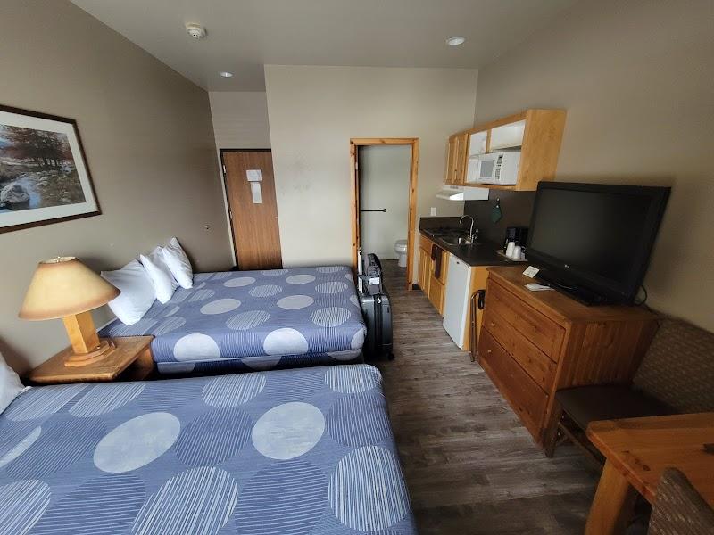 Boulder Creek Inn - Room, 2 Queen Beds, with kitchenette