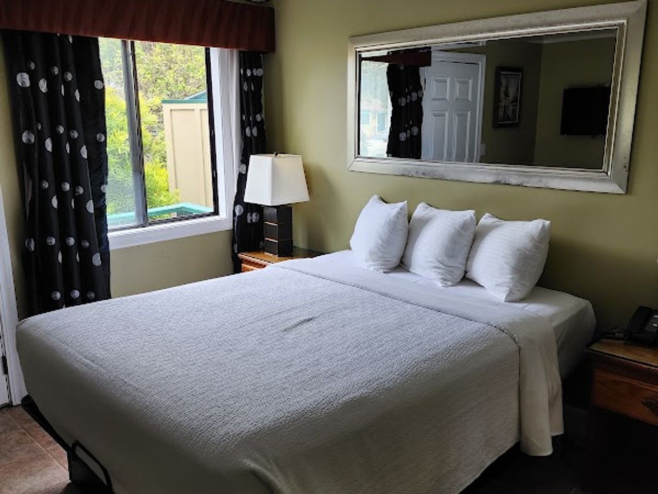 Photo of Sea Breeze Inn and Cottages - Queen Cottage