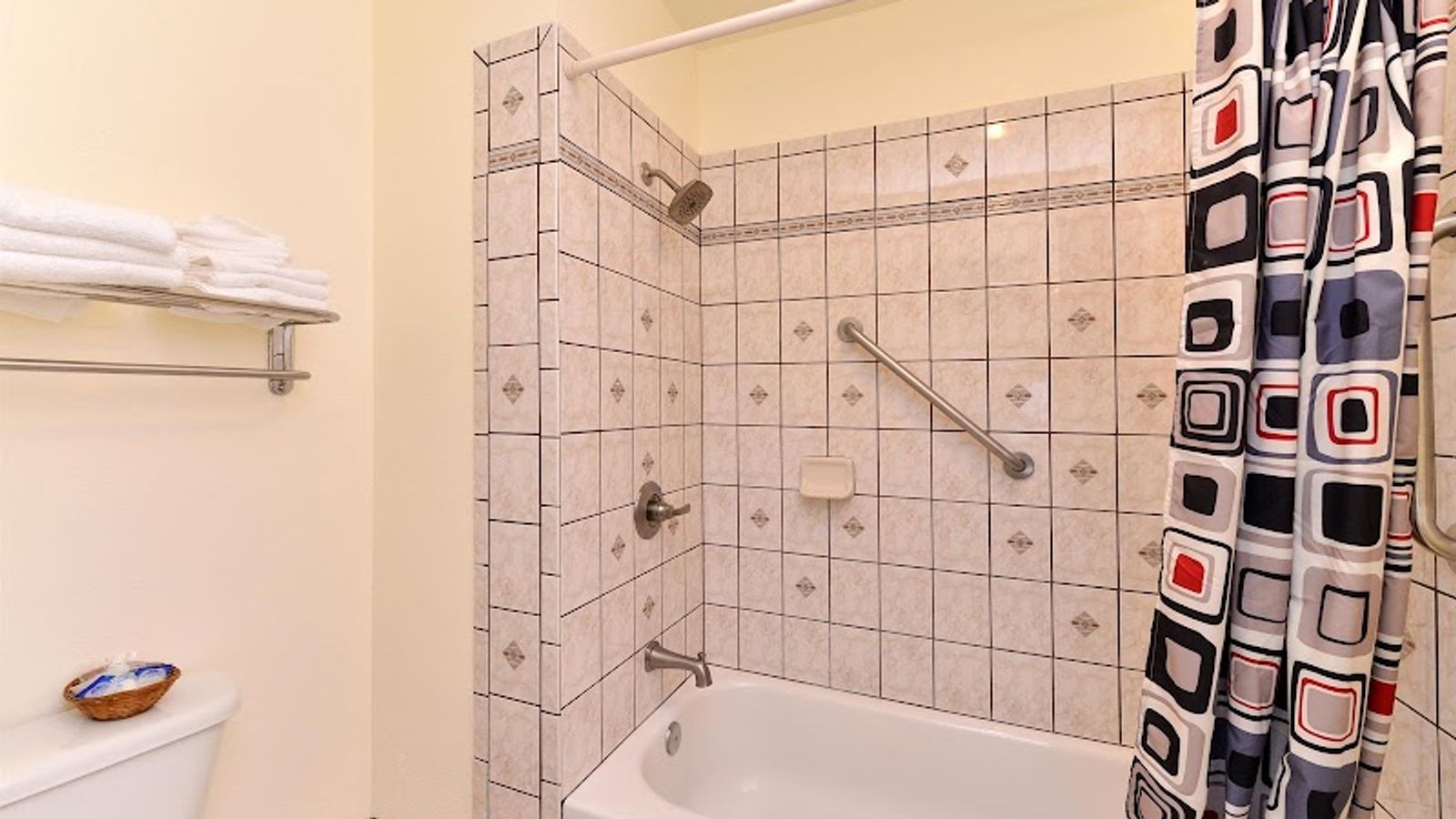 Photo of Americas Best Value Inn & Suites Klamath Falls