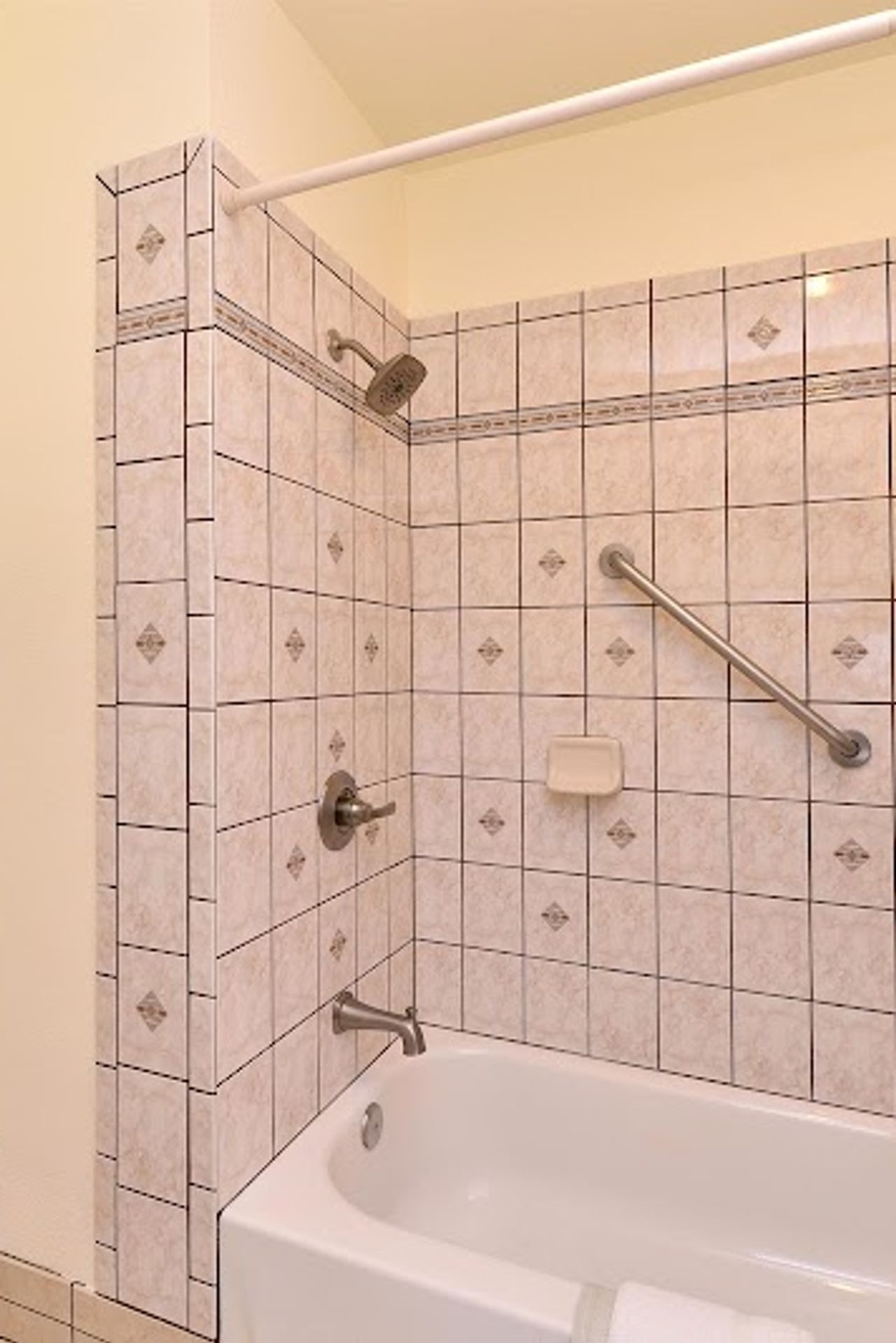 Photo of Americas Best Value Inn & Suites Klamath Falls