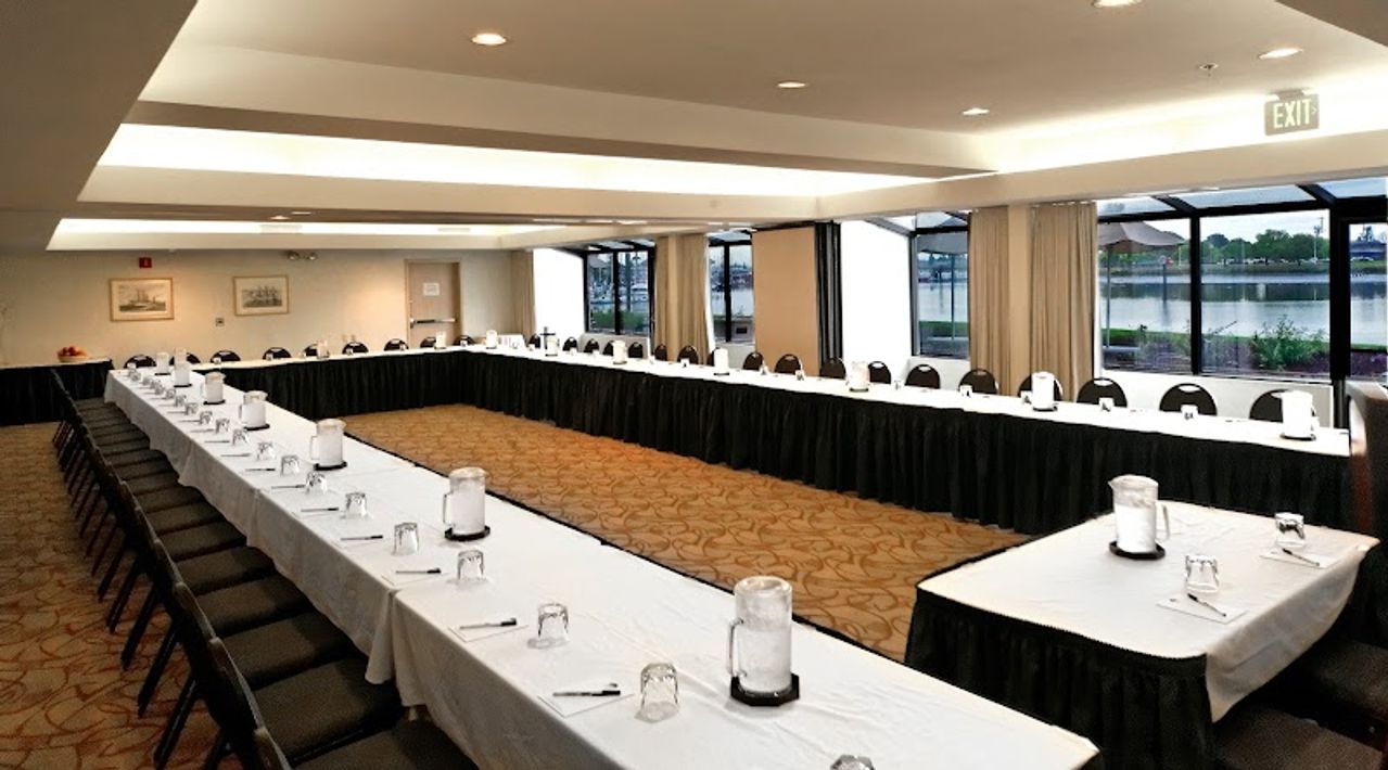 Photo of Executive Inn & Suites