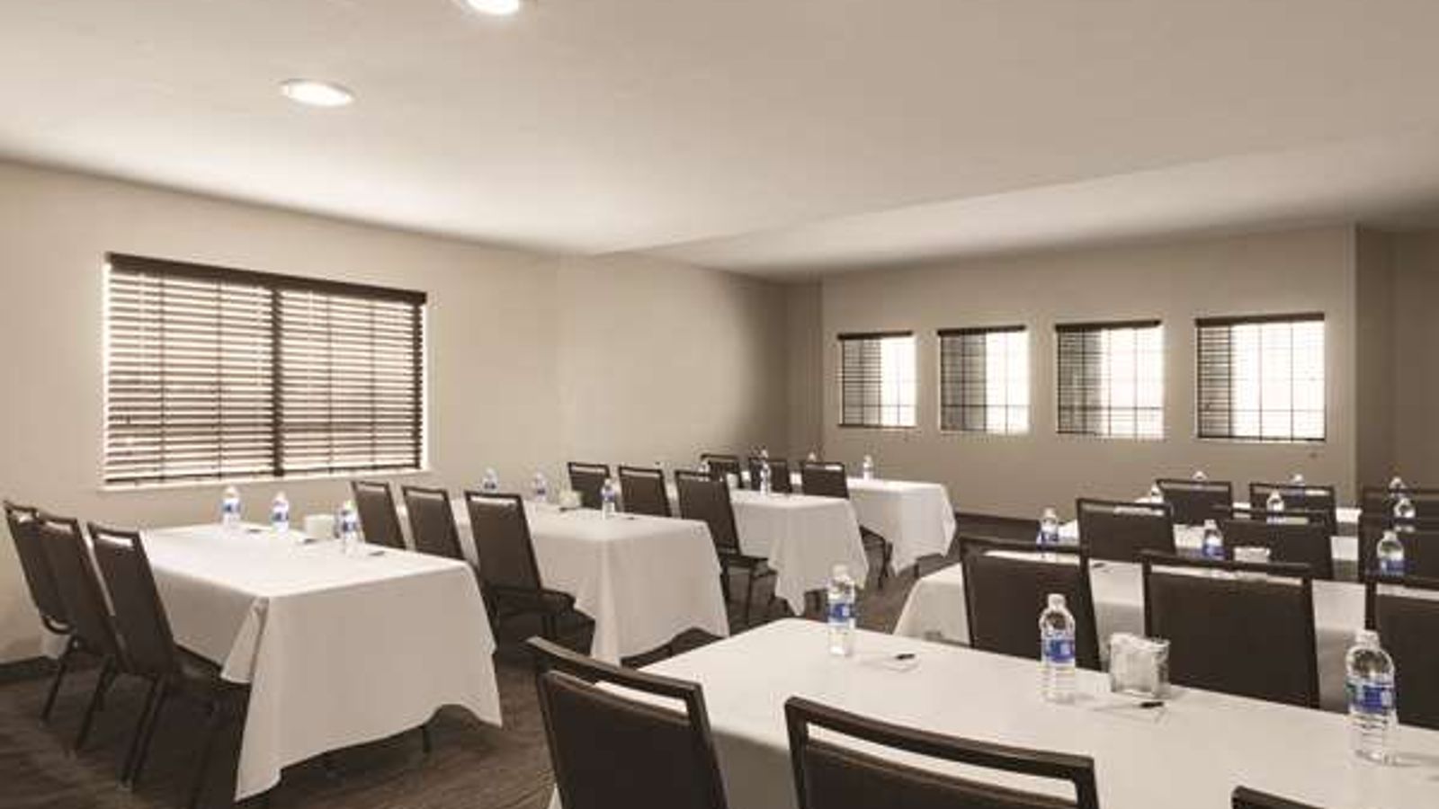 Photo of Country Inn & Suites by Radisson, Bakersfield, CA