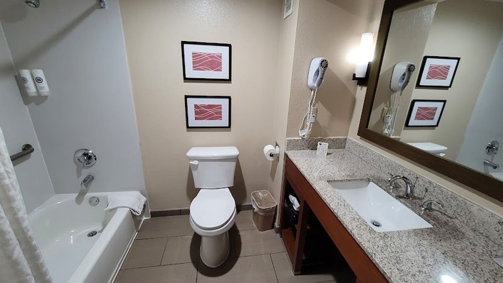 Photo of Comfort Inn & Suites Sacramento - University Area