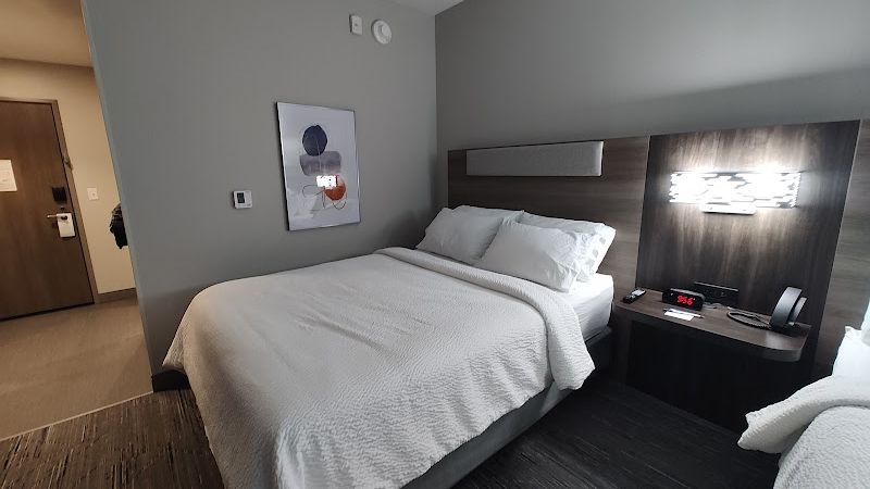 Photo of Holiday Inn Express & Suites Meridian - Boise West