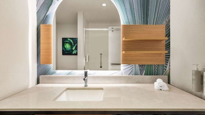 Photo of Hilton Garden Inn Monterey - Bathroom