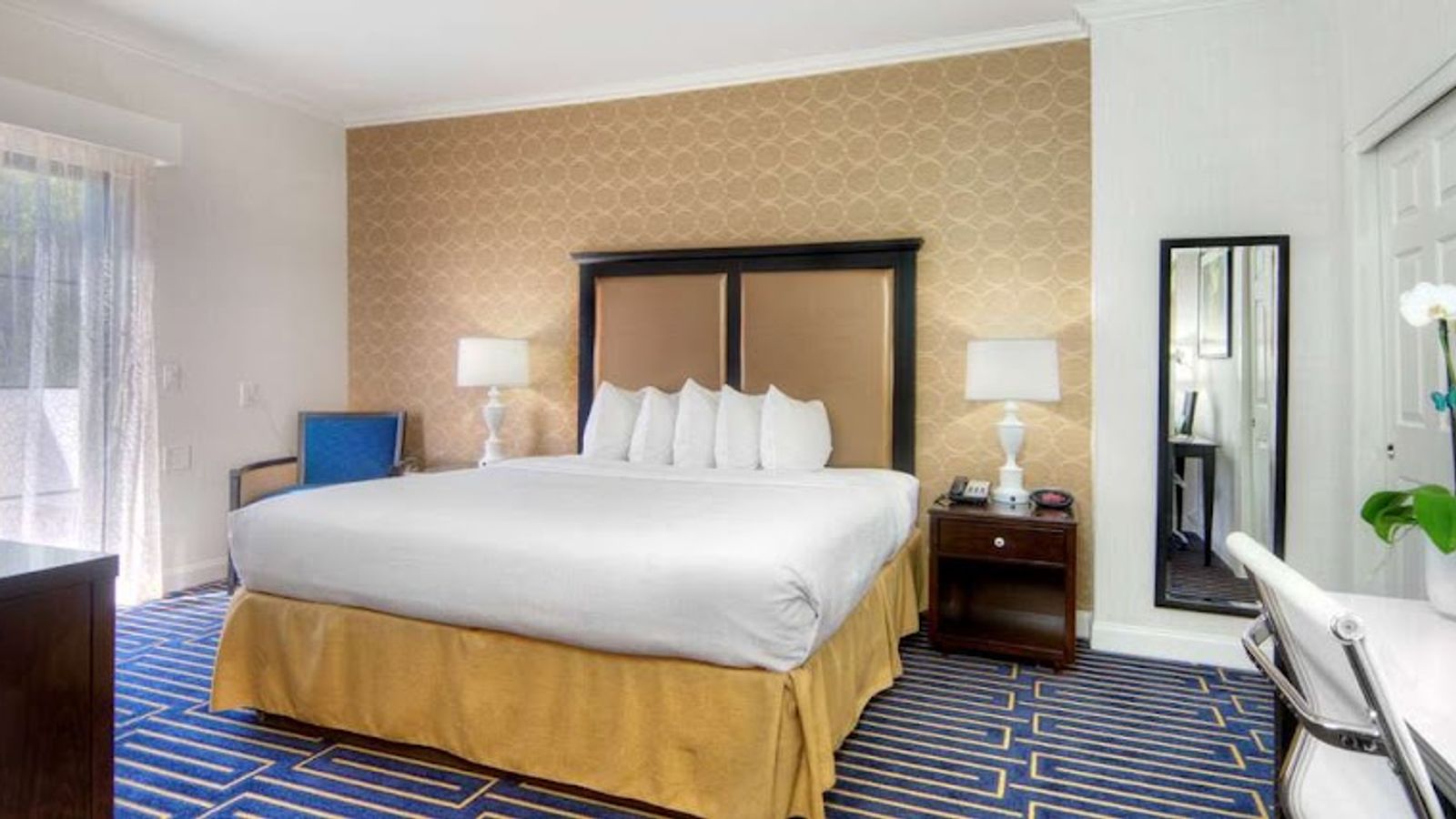 Photo of Best Western Plus Palm Court Hotel