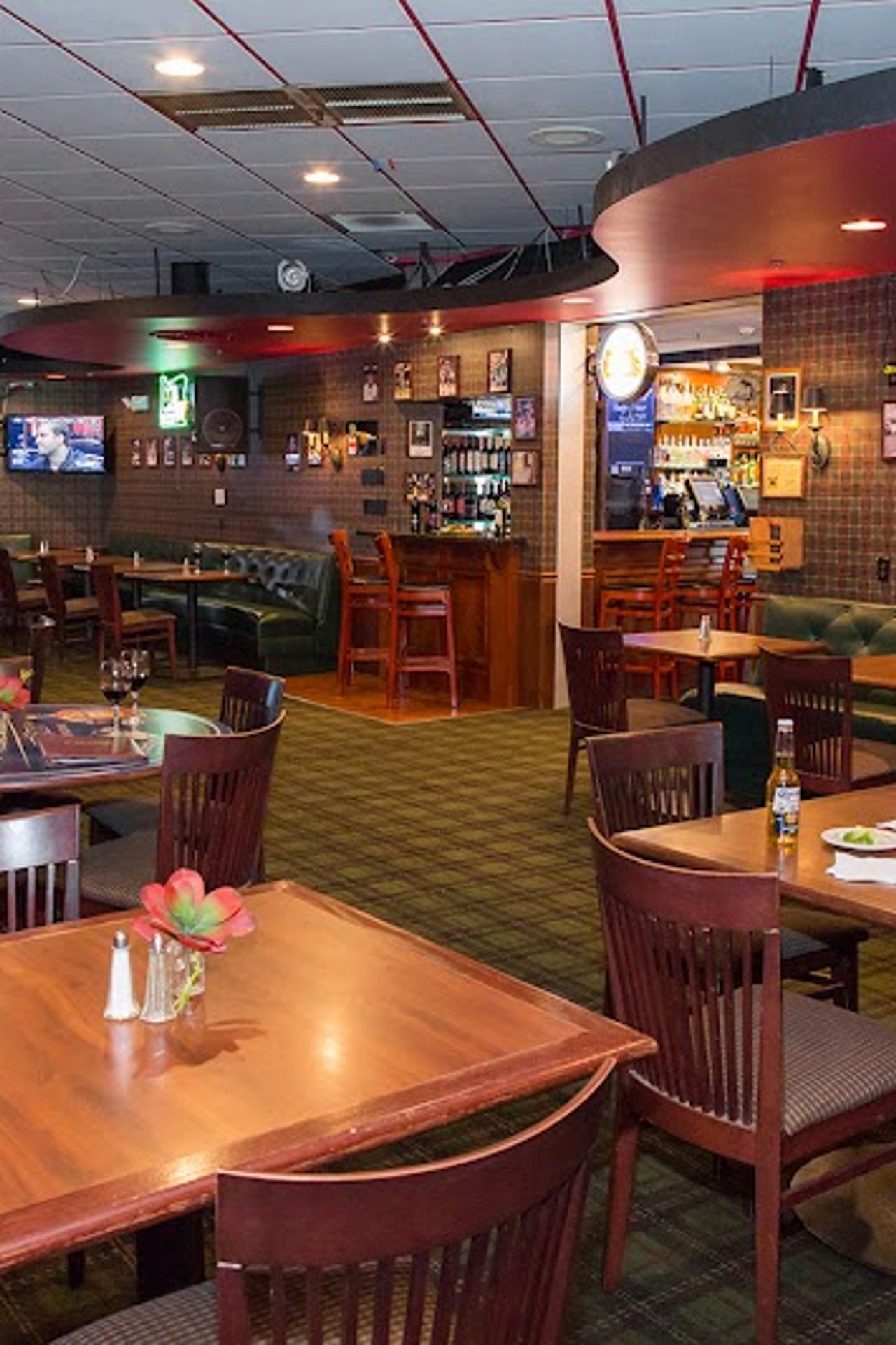 Photo of Rogue Regency Inn & Suites