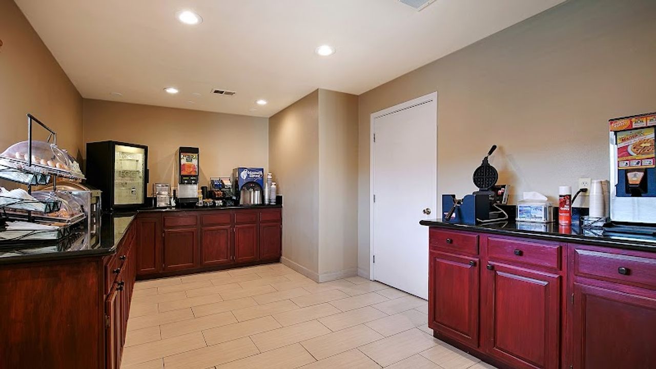 Photo of Best Western Heritage Inn