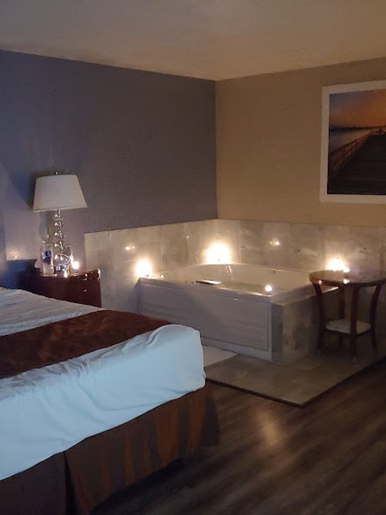 Photo of Days Inn & Suites Lodi - Spacious suites with king beds and jetted tubs