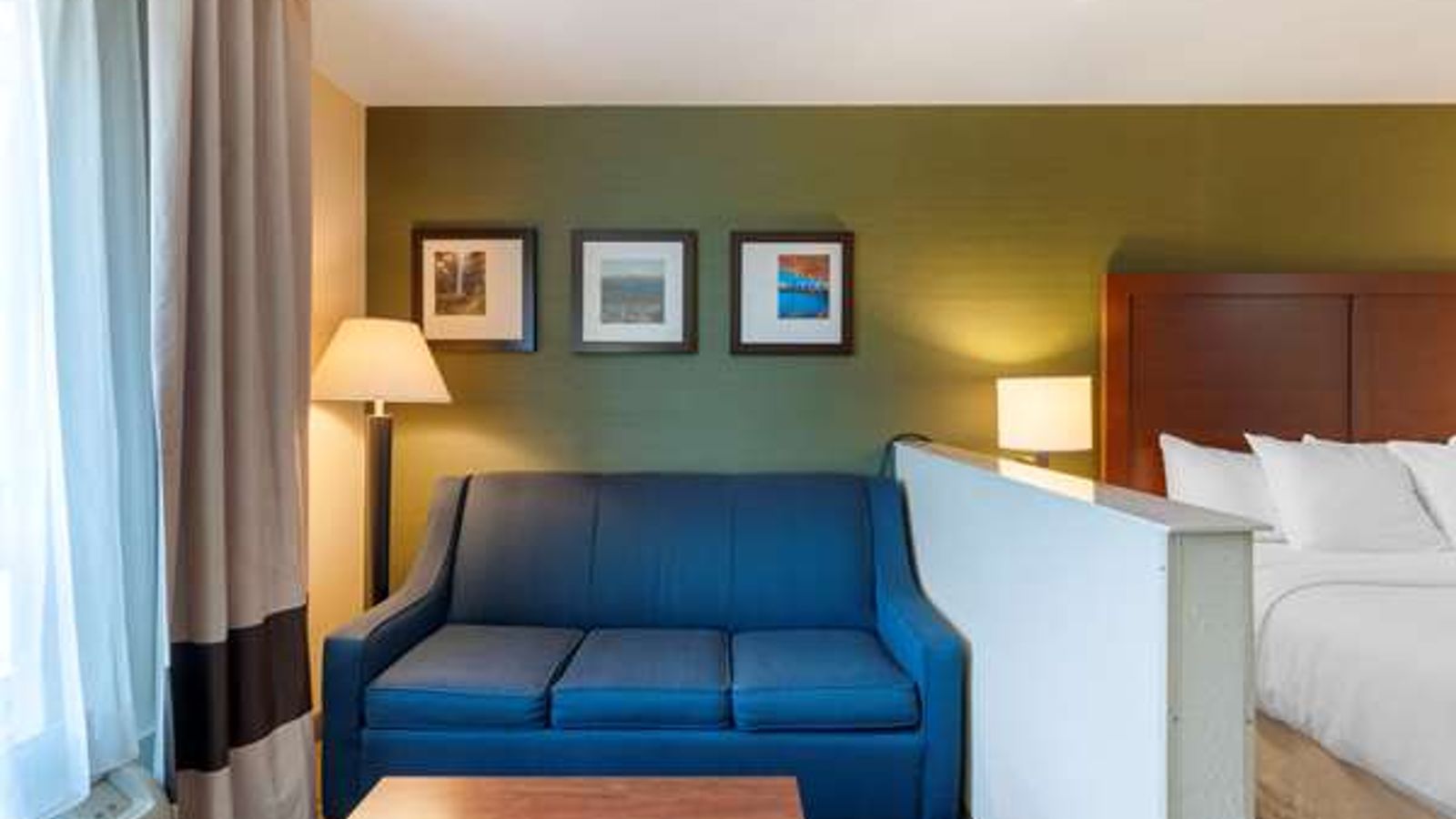 Photo of Comfort Inn & Suites