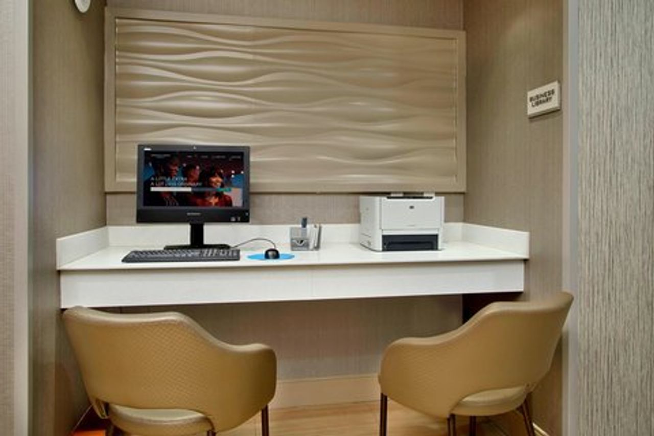 Photo of SpringHill Suites Madera