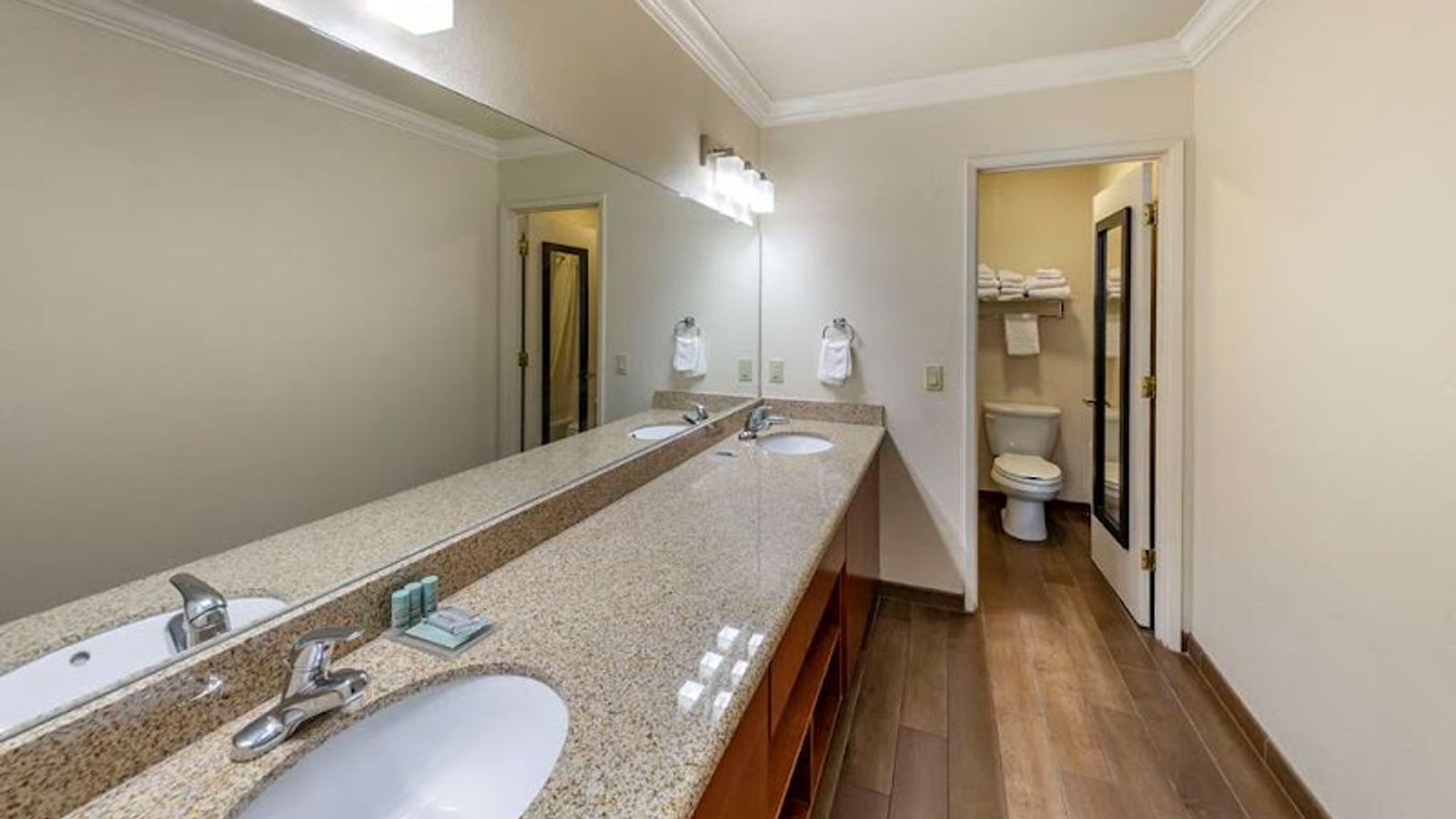 Photo of Best Western Town & Country Lodge