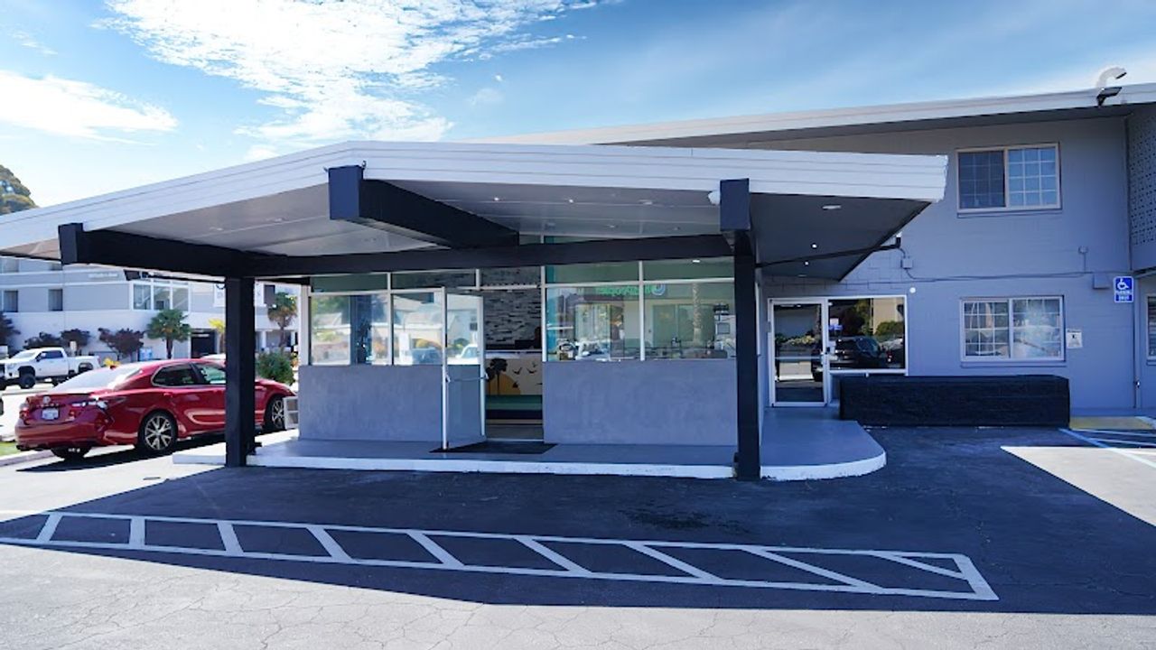 Photo of Seaside Inn & Suites