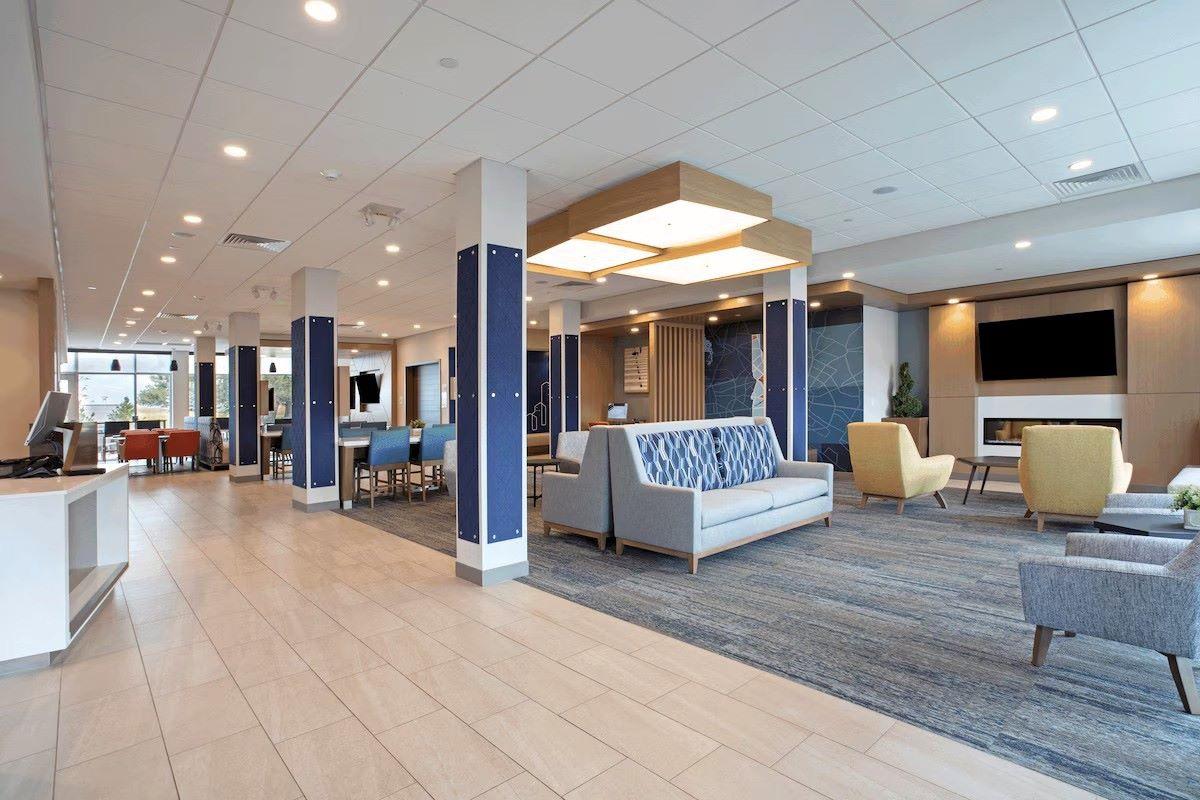 Holiday Inn Express & Suites Burley, an IHG Hotel - Lobby