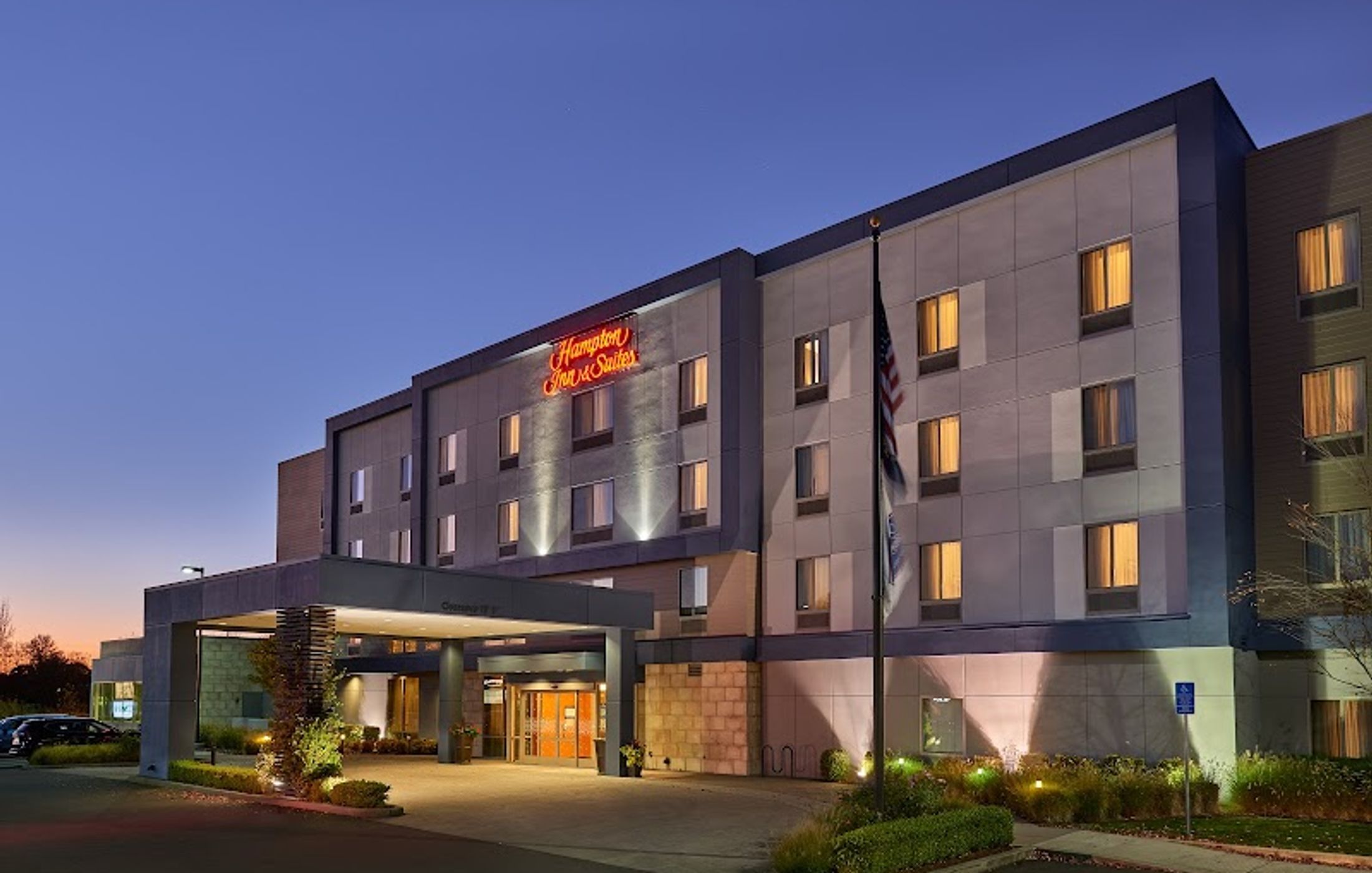 Hampton Inn & Suites Salem