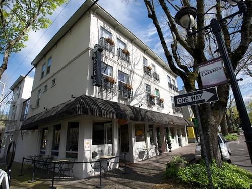 Photo of Camas Boutique Hotel