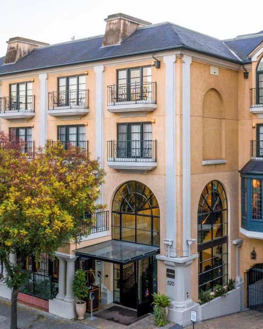 el PRADO Hotel