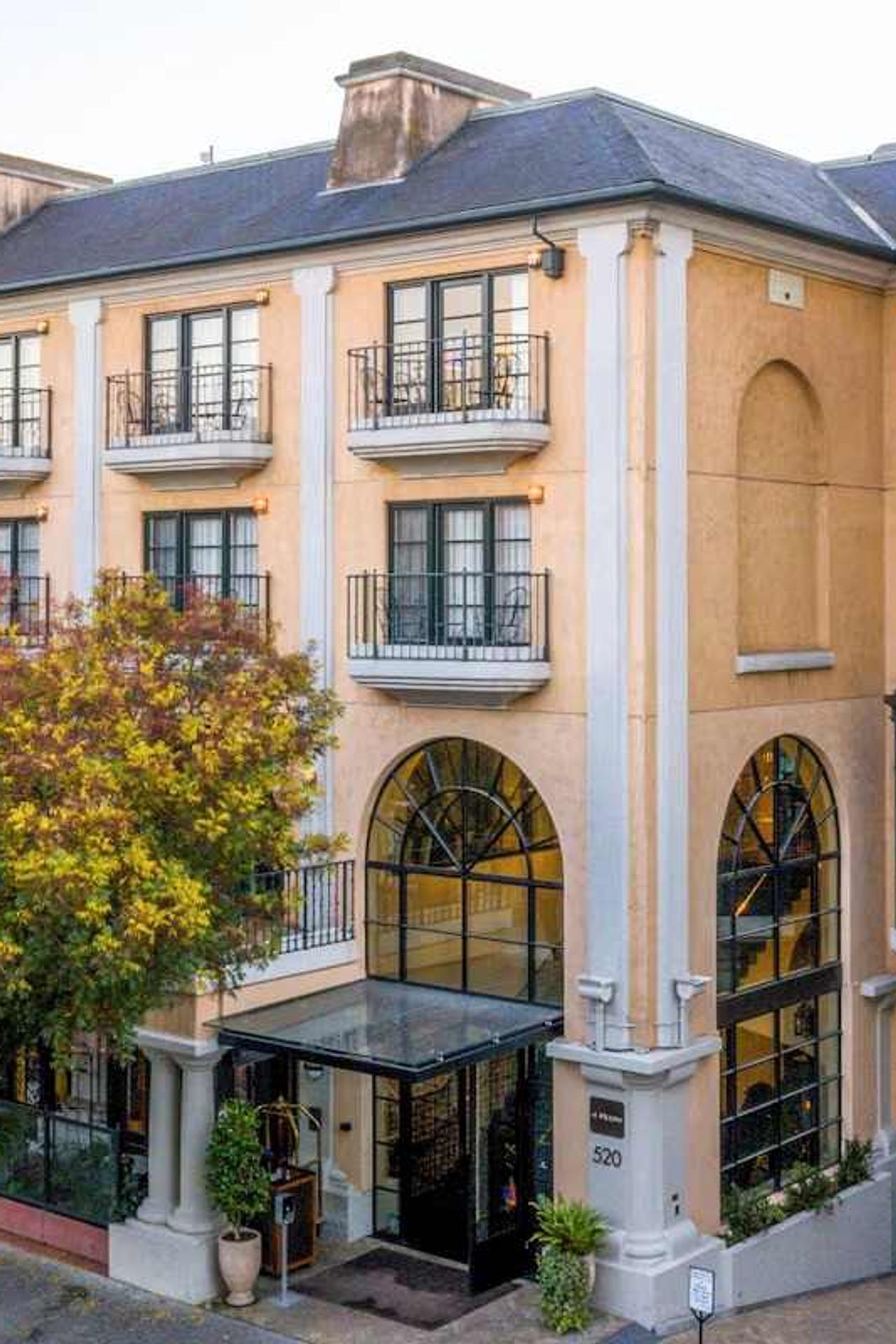 el PRADO Hotel