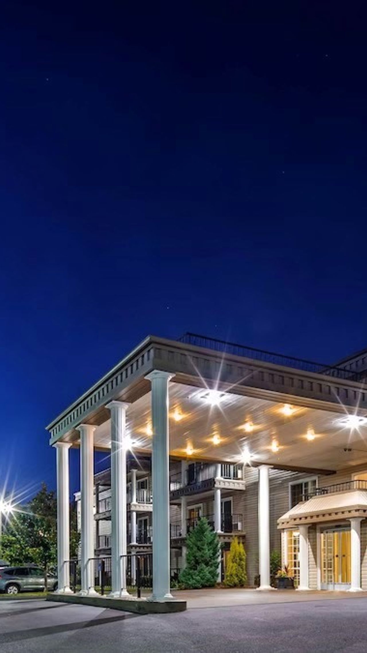 Best Western Grand Manor Inn - Exterior, Property Entrance
