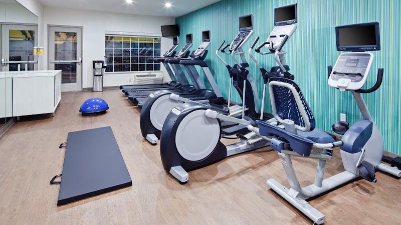 Photo of Holiday Inn Express & Suites Tulare by IHG