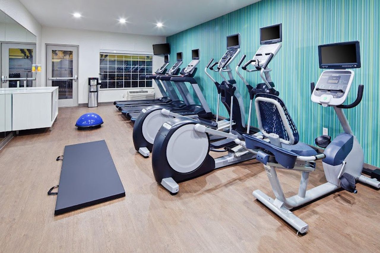 Photo of Holiday Inn Express & Suites Tulare by IHG