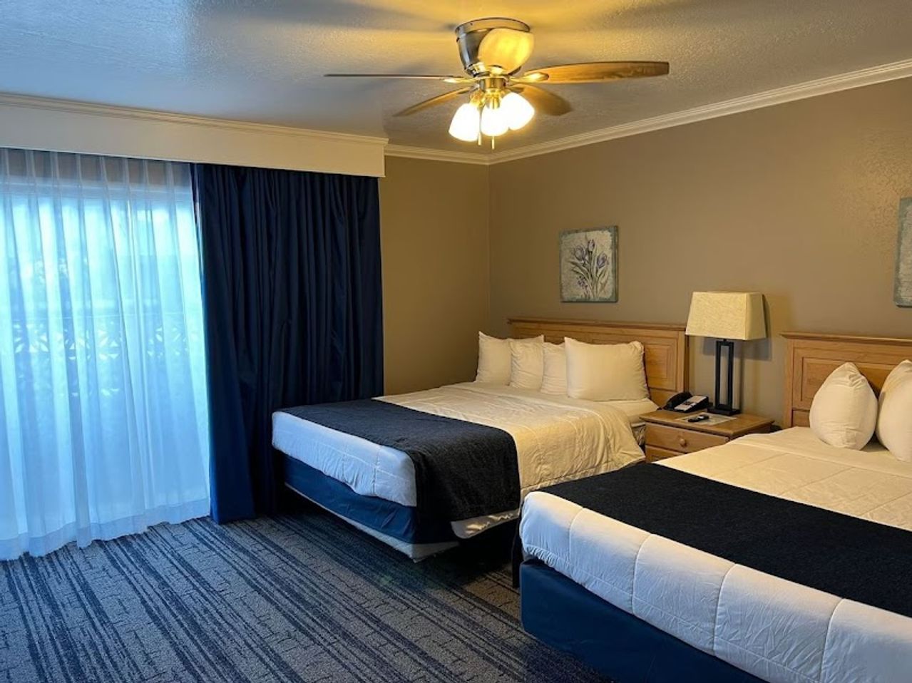 Photo of Lamp Liter Inn