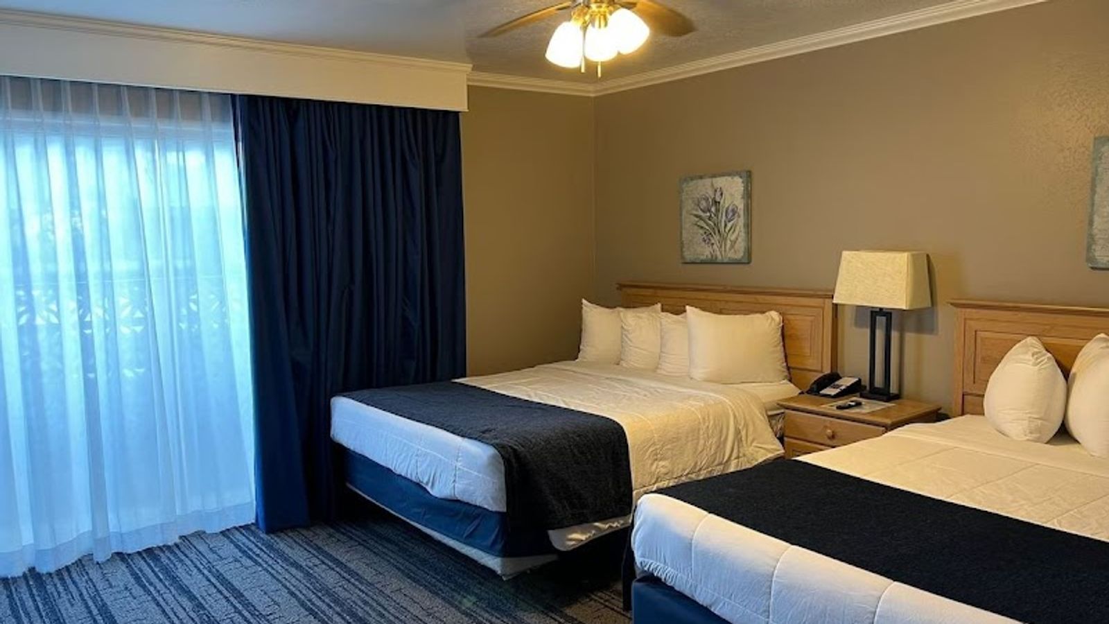 Photo of Lamp Liter Inn