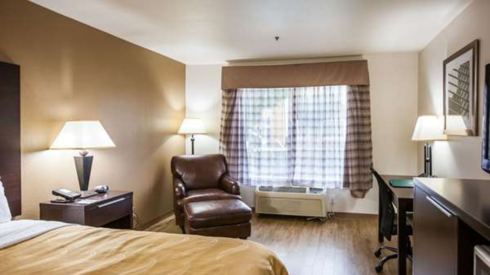 Photo of Quality Inn near Six Flags Discovery Kingdom-Napa Valley