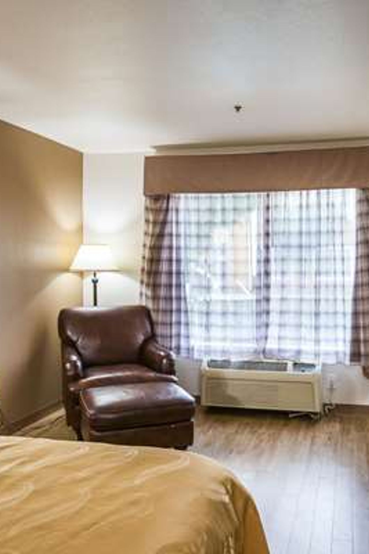Photo of Quality Inn near Six Flags Discovery Kingdom-Napa Valley