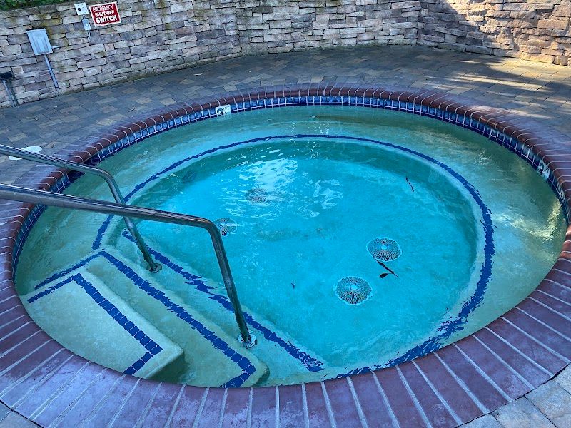 Photo of Lighthouse Lodge & Cottages - Outdoor hot tub