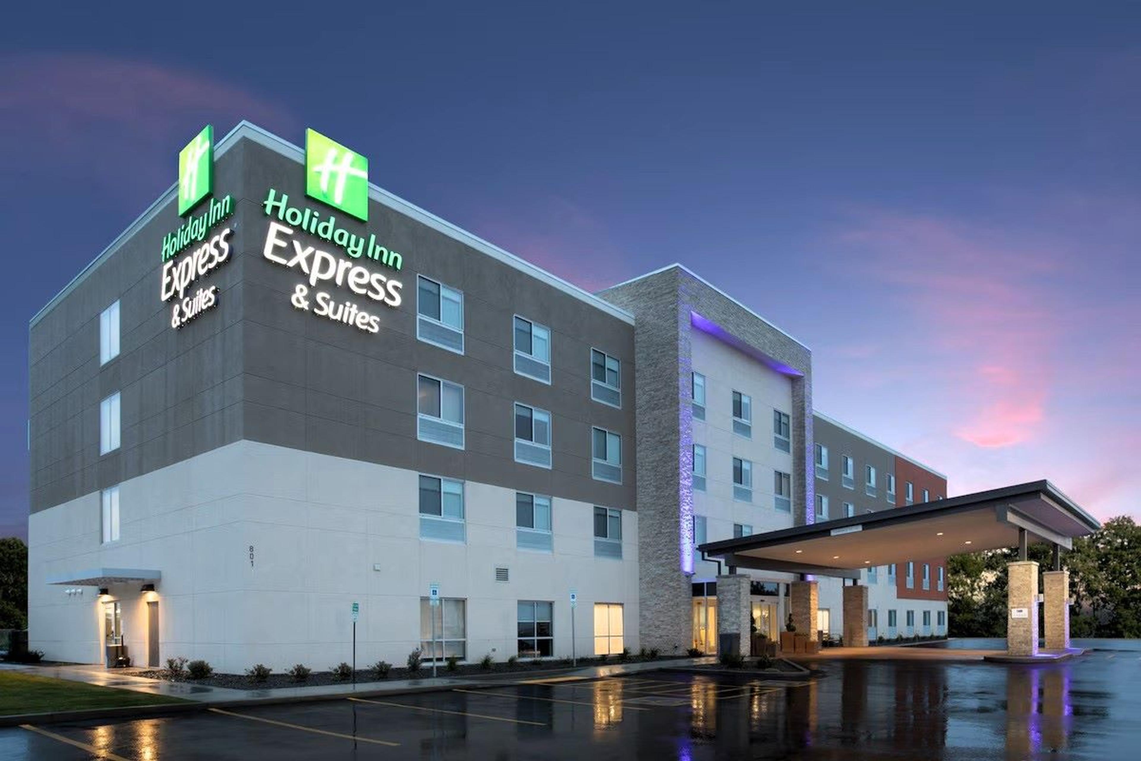 Holiday Inn Express & Suites Burley, an IHG Hotel