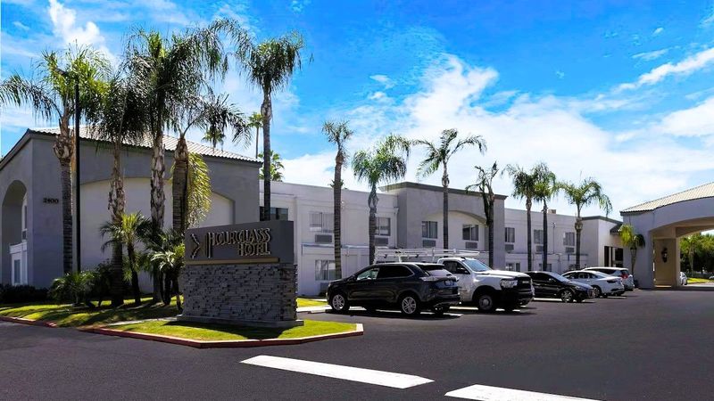 Hourglass Hotel, Ascend Hotel Collection