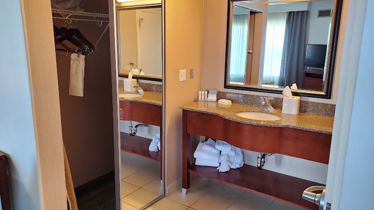 Photo of Hampton Inn & Suites Bakersfield North-Airport