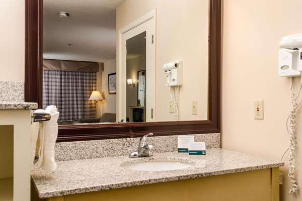 Photo of Quality Inn & Suites Lathrop