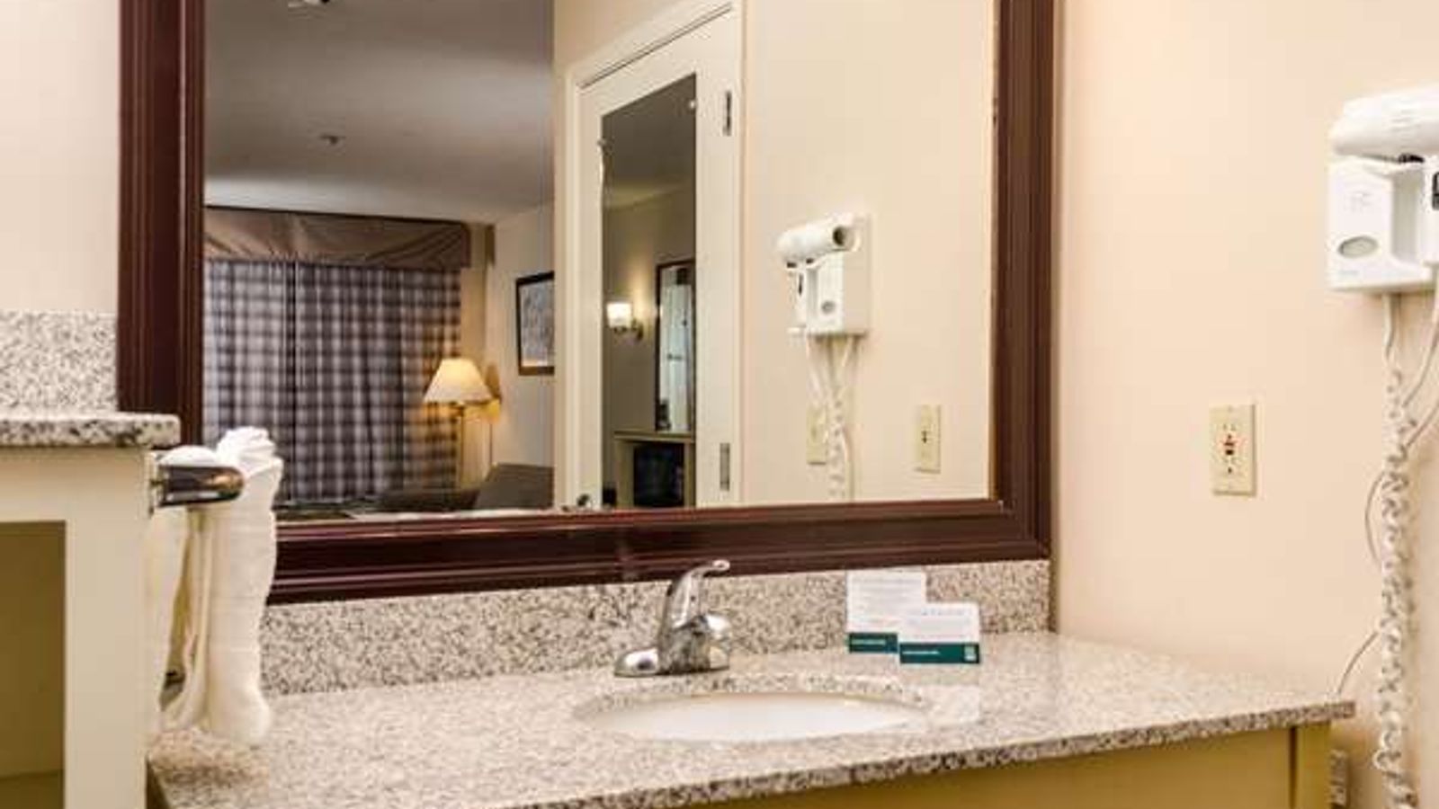 Photo of Quality Inn & Suites Lathrop