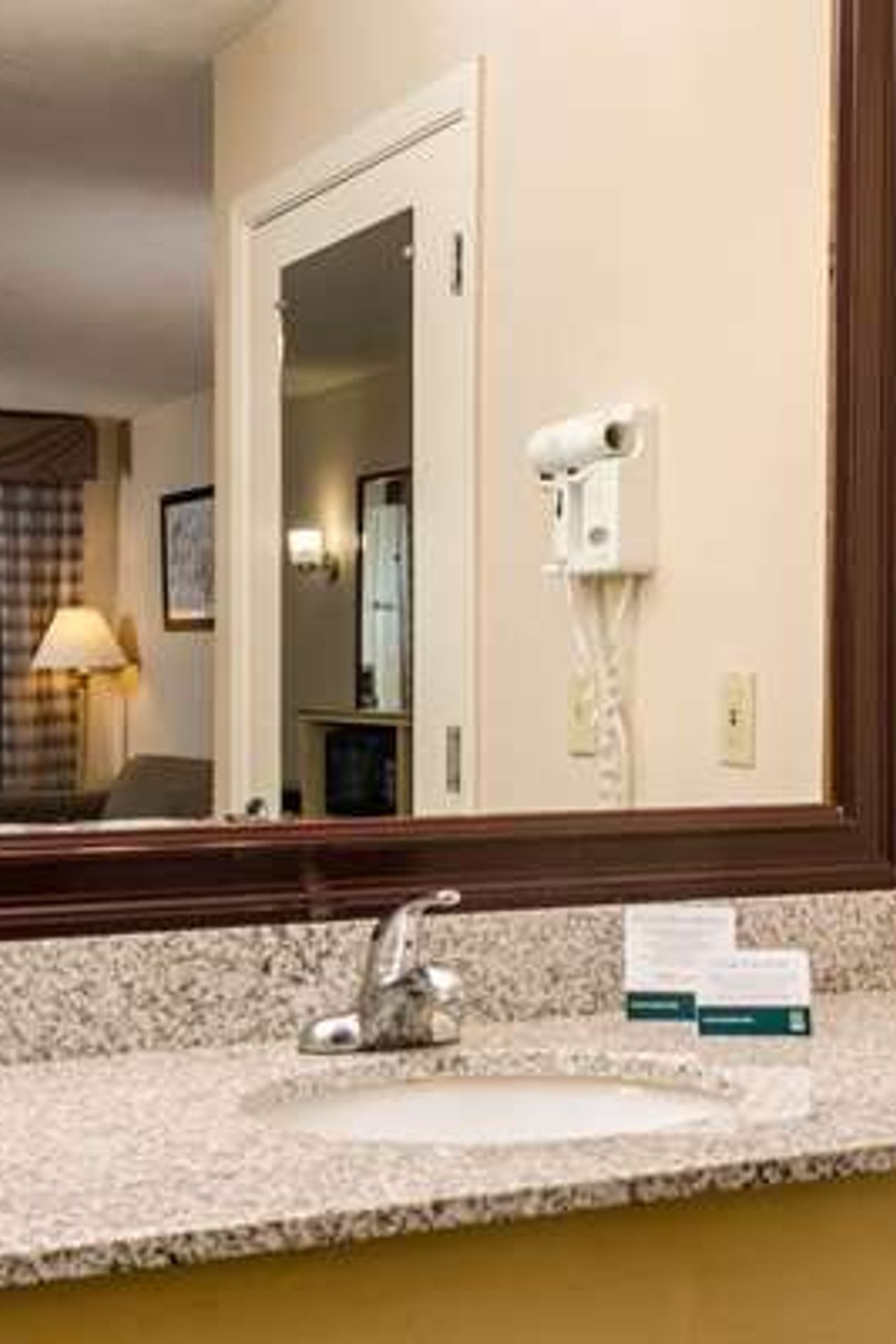 Photo of Quality Inn & Suites Lathrop