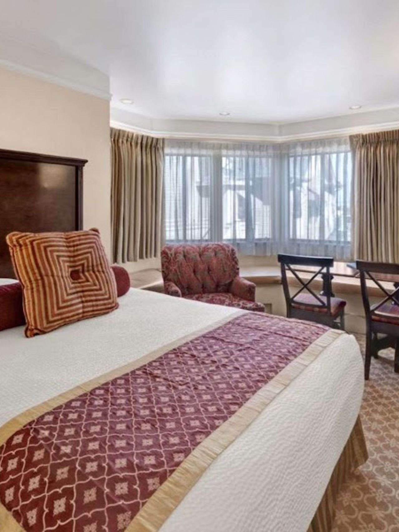 Photo of Victorian Inn - Standard Accommodations