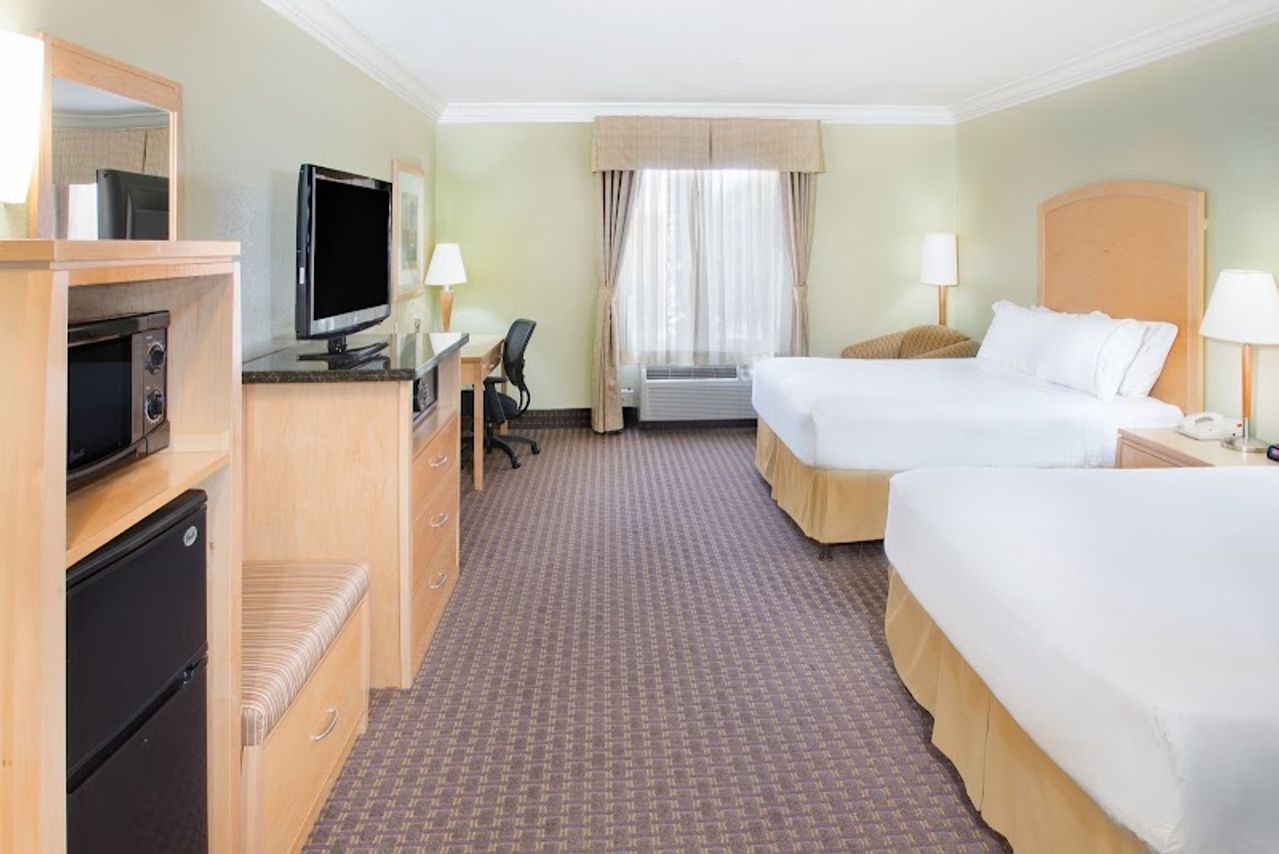 Photo of Holiday Inn Express & Suites Vacaville, an IHG Hotel