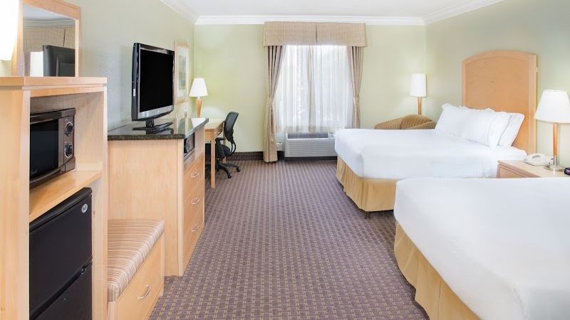 Photo of Holiday Inn Express & Suites Vacaville, an IHG Hotel