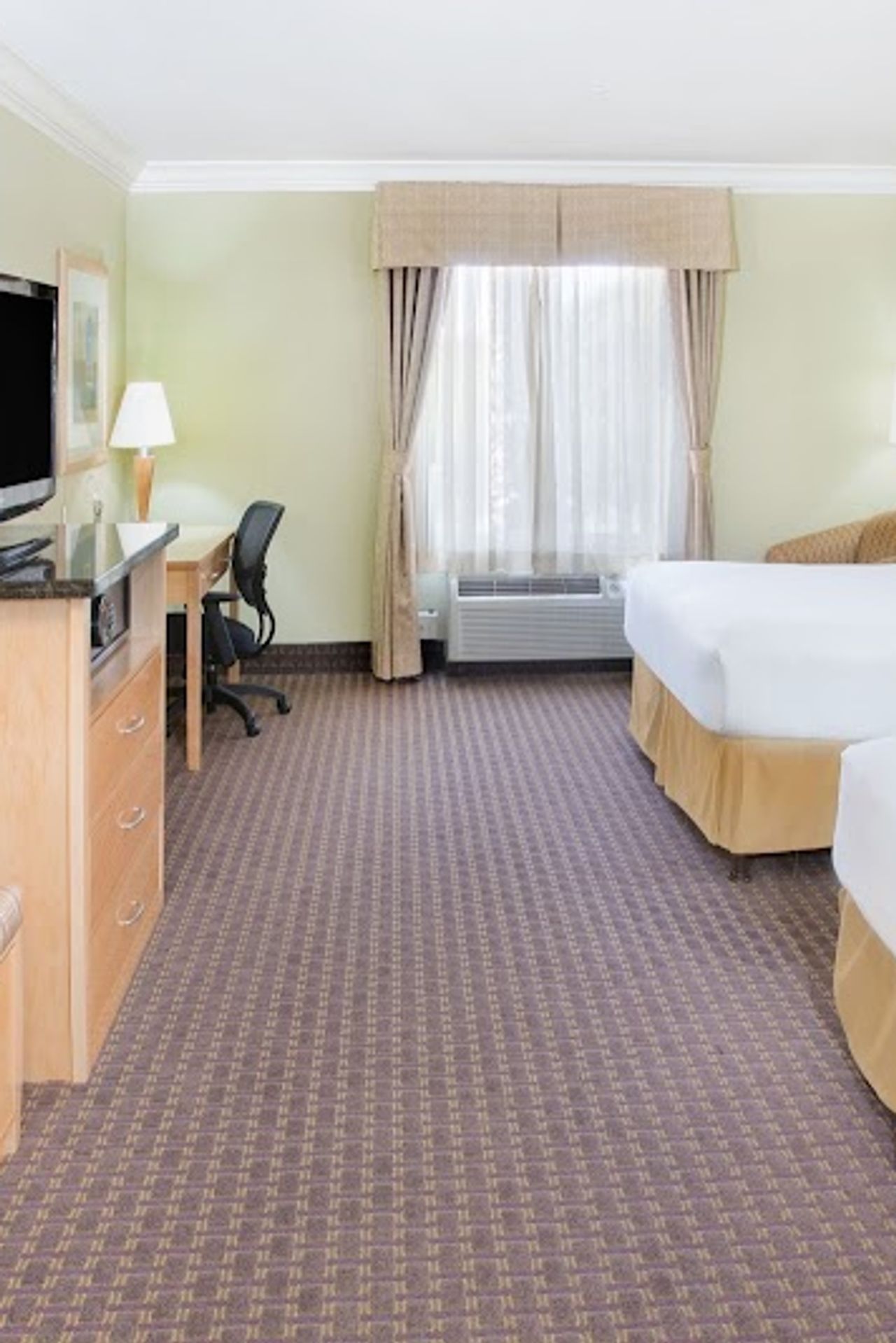 Photo of Holiday Inn Express & Suites Vacaville, an IHG Hotel