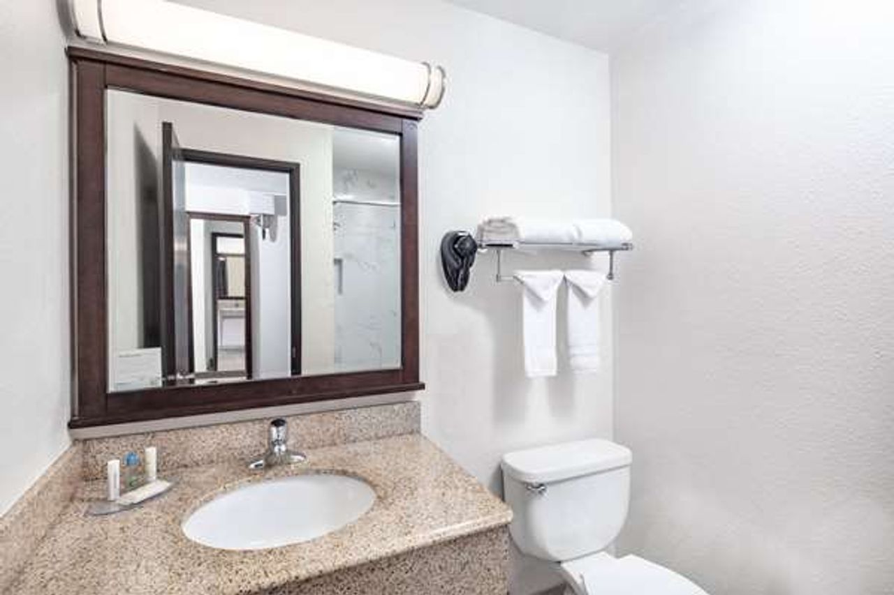 Photo of Travelodge by Wyndham Newport