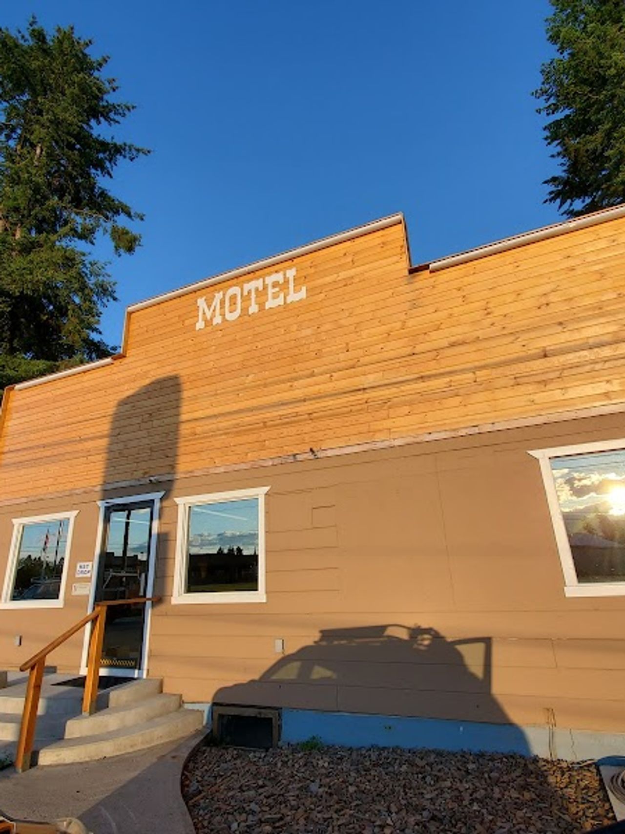 Photo of Kootenai Valley Motel