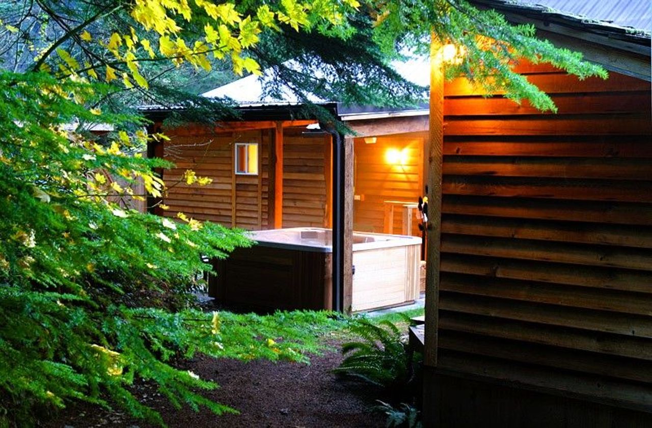 Photo of Almost Paradise Lodging at Mt. Rainier - Sunrise Guest House, Private outdoor hot tub