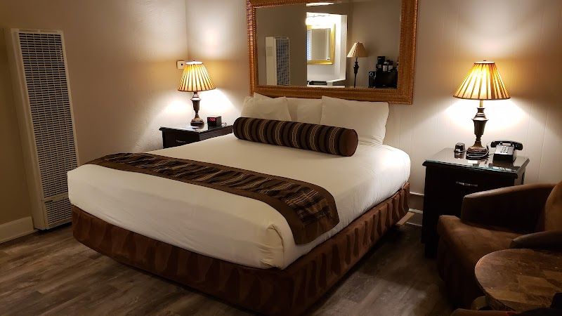 Photo of Monterey Peninsula Inn - Room, King bed