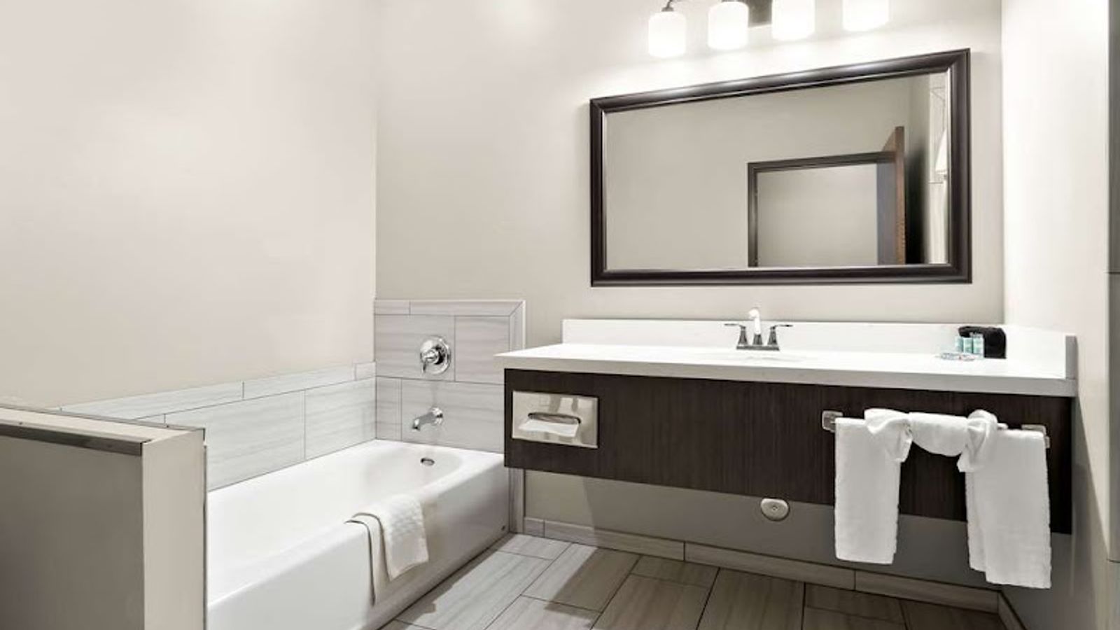 Photo of Best Western Sawtooth Inn & Suites