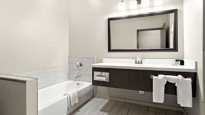 Photo of Best Western Sawtooth Inn & Suites